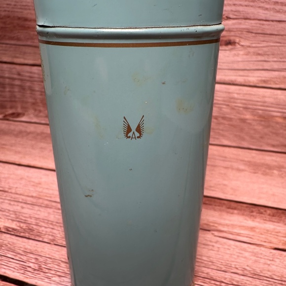 Vintage Elizabeth Arden “Blue Grass” Dusting Powder Set – Tin & Shaker Bottle - Picture 13 of 16